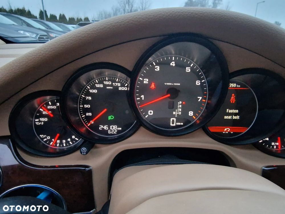 Porsche Panamera - 27
