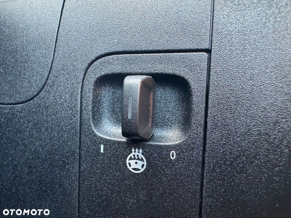 Mercedes-Benz GLB - 28