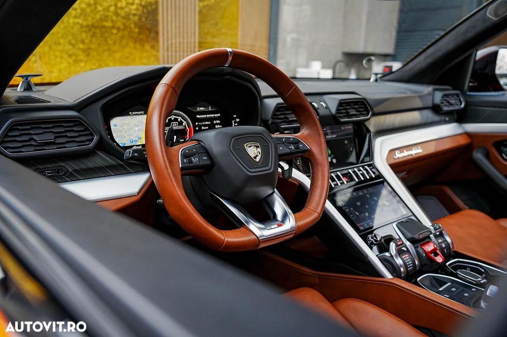 Lamborghini URUS - 11