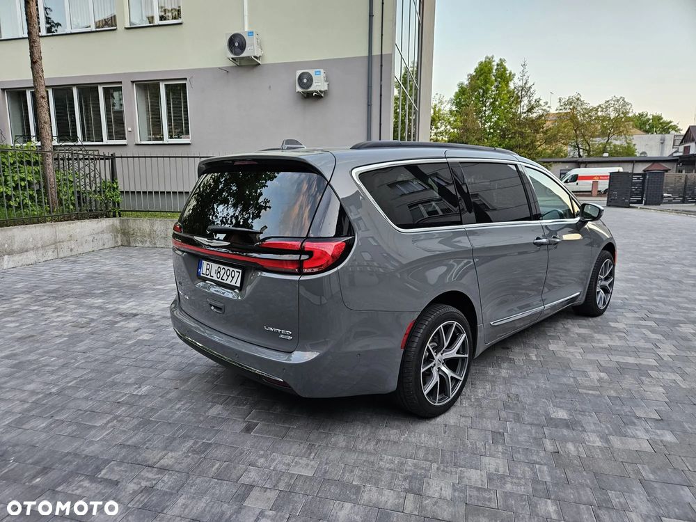 Chrysler Pacifica - 5