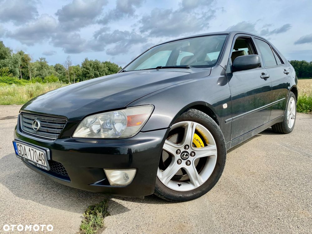 Lexus IS - 1
