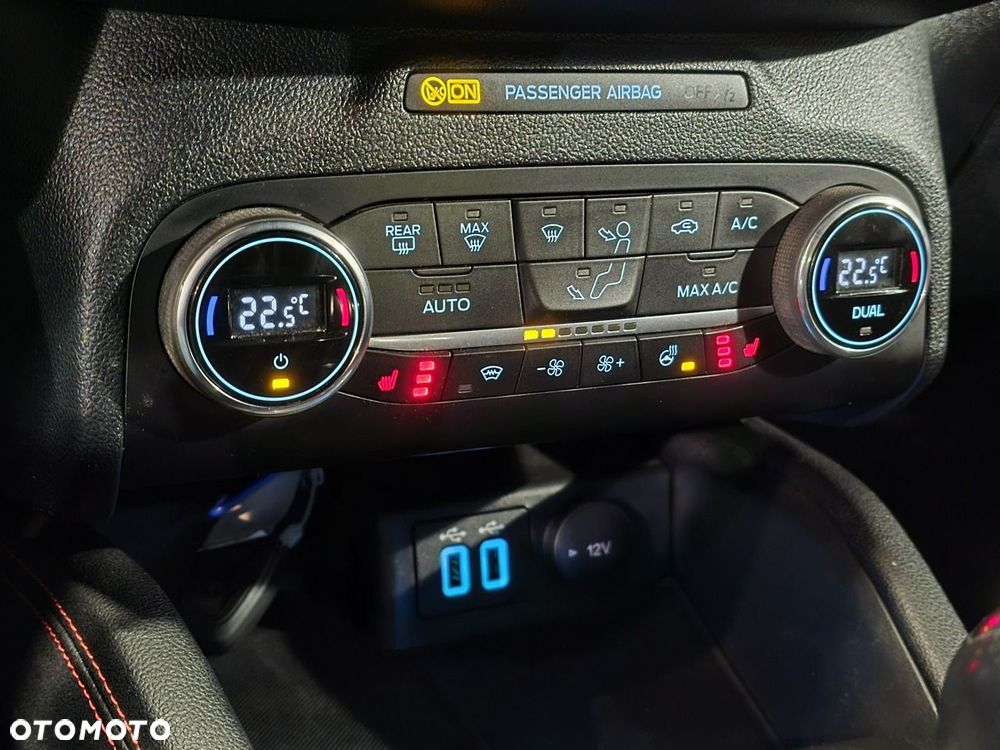 Ford Kuga 1.5 EcoBoost ST-LINE - 34