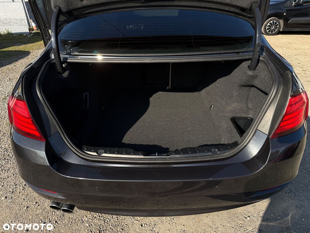 BMW Seria 5 518d - 22