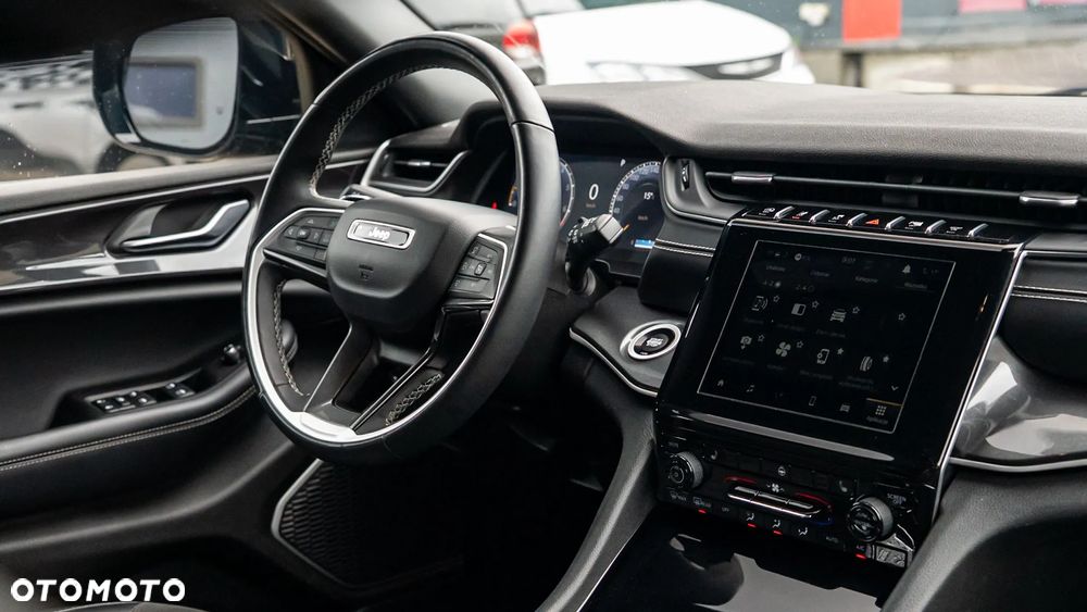 Jeep Grand Cherokee - 20