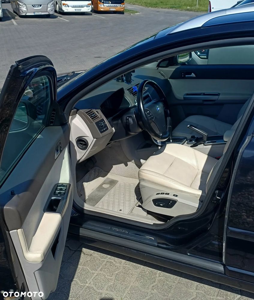Volvo V50 - 10