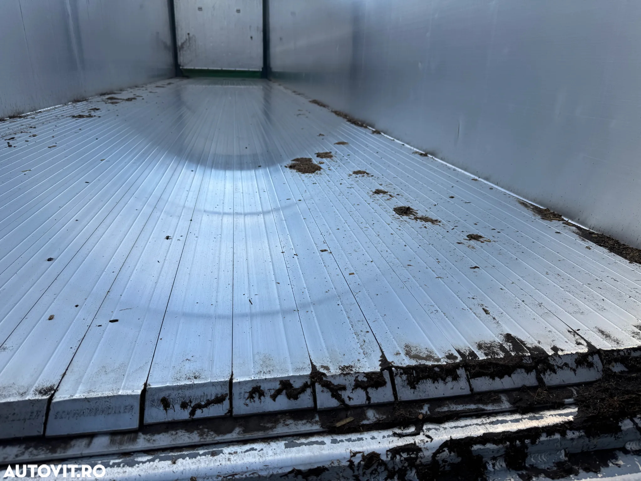 Schwarzmuller Walking Floor - 10