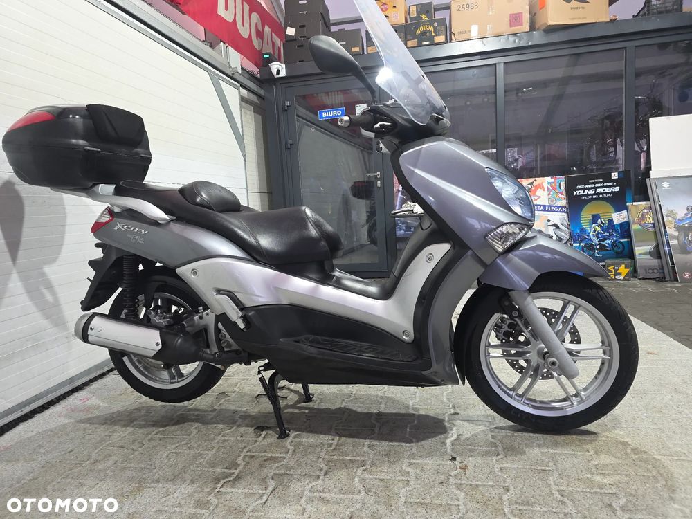 Yamaha X-max - 16