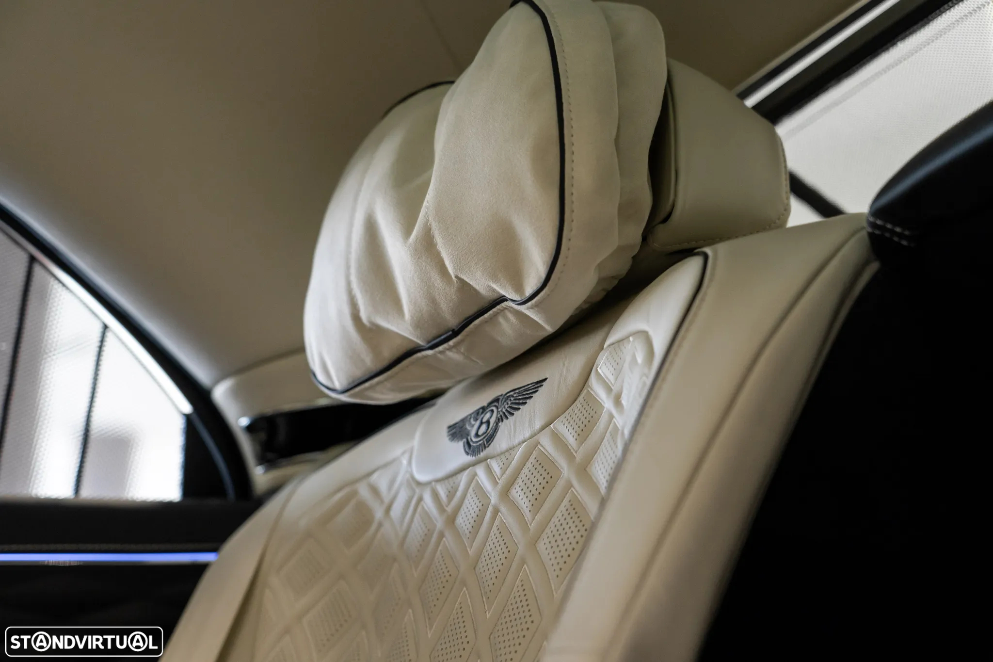 Bentley Flying Spur V8 Azure - 29