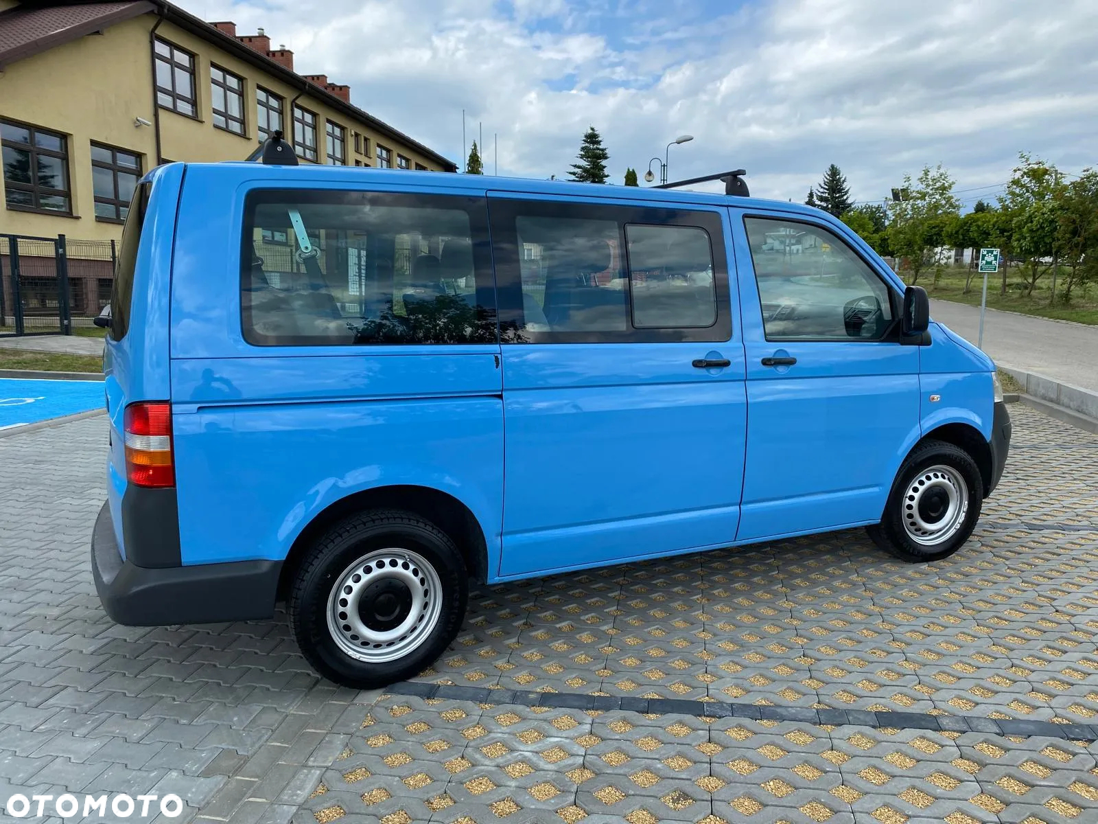 Volkswagen Caravelle - 4