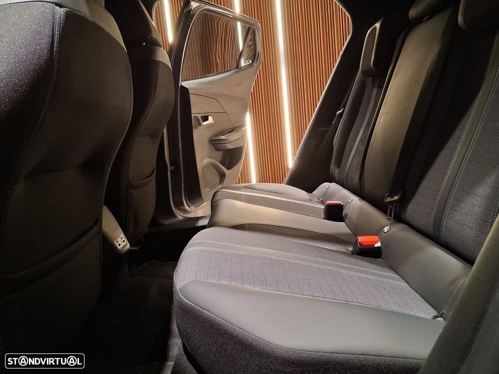 Peugeot 2008 1.5 BlueHDi Allure Pack - 21