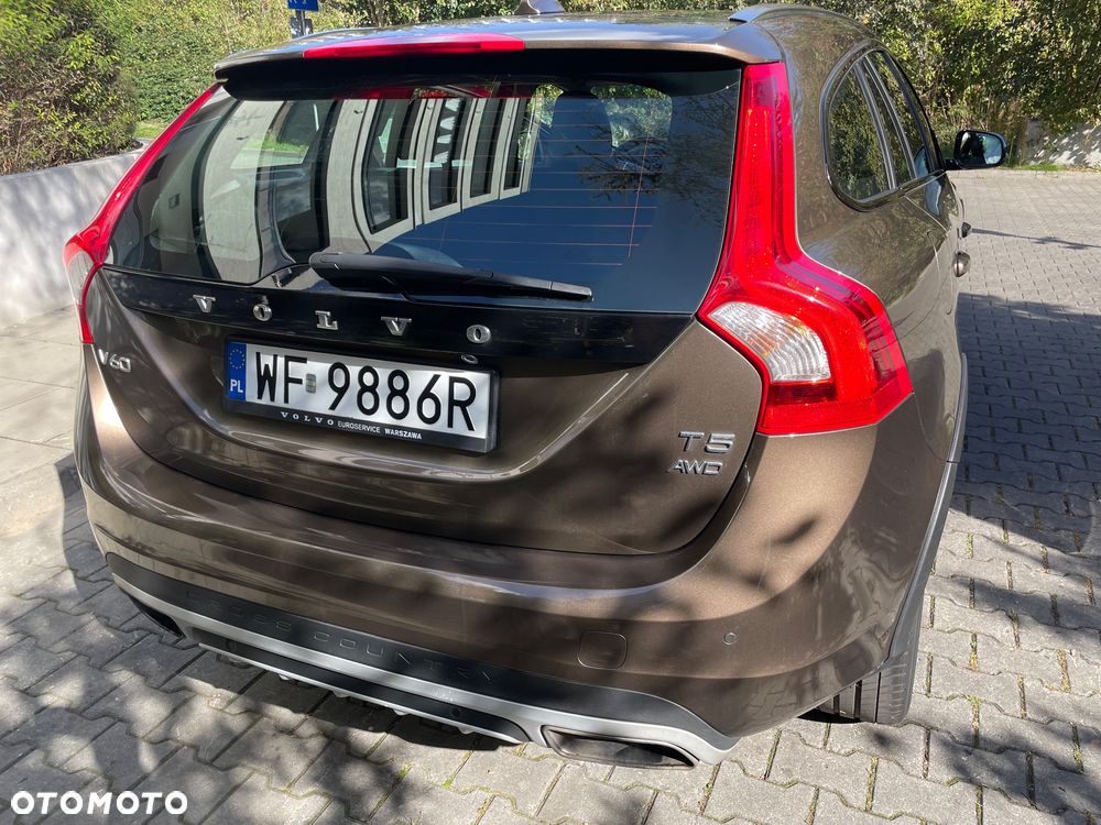 Volvo V60 Cross Country T5 AWD Summum - 9