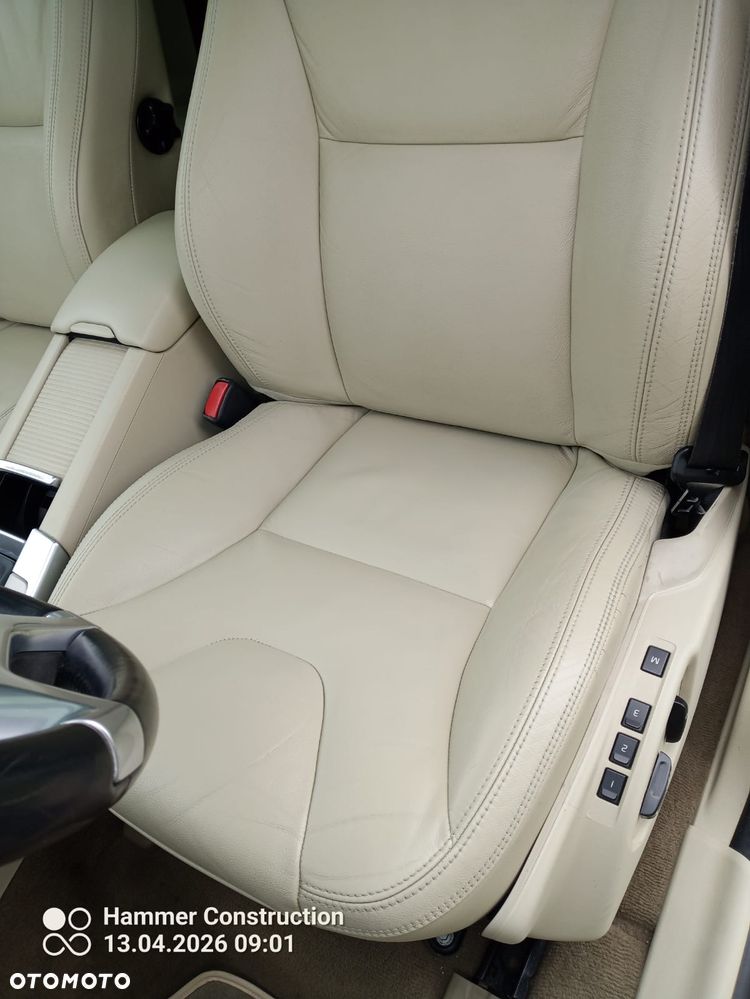 Volvo XC 60 2.4D AWD Summum - 10