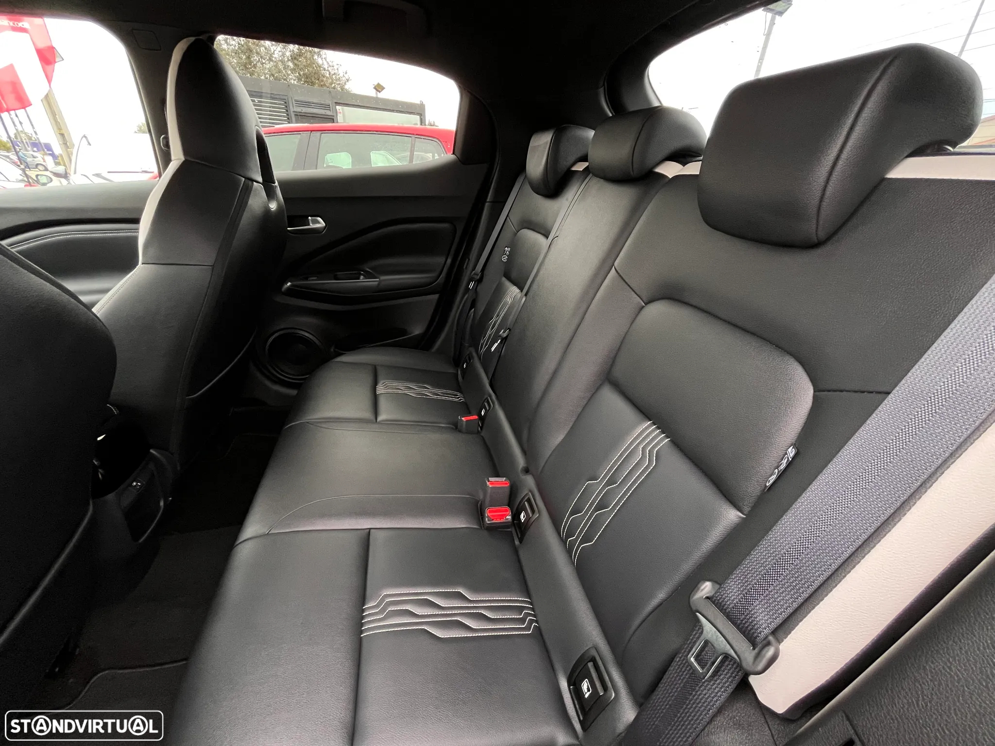 Nissan Juke 1.6 Hybrid N-Design Black - 13