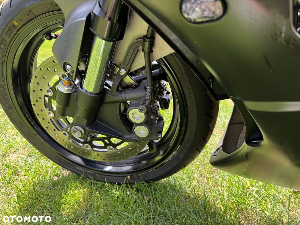 Yamaha R6 - 11