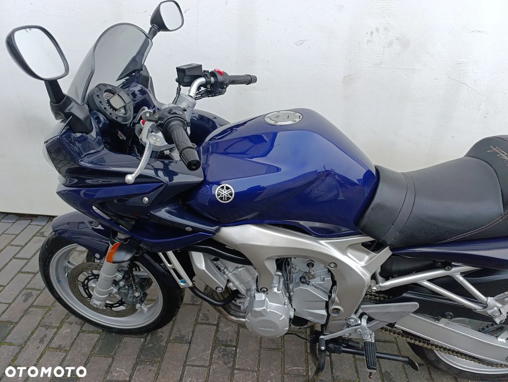 Yamaha FZS - 11