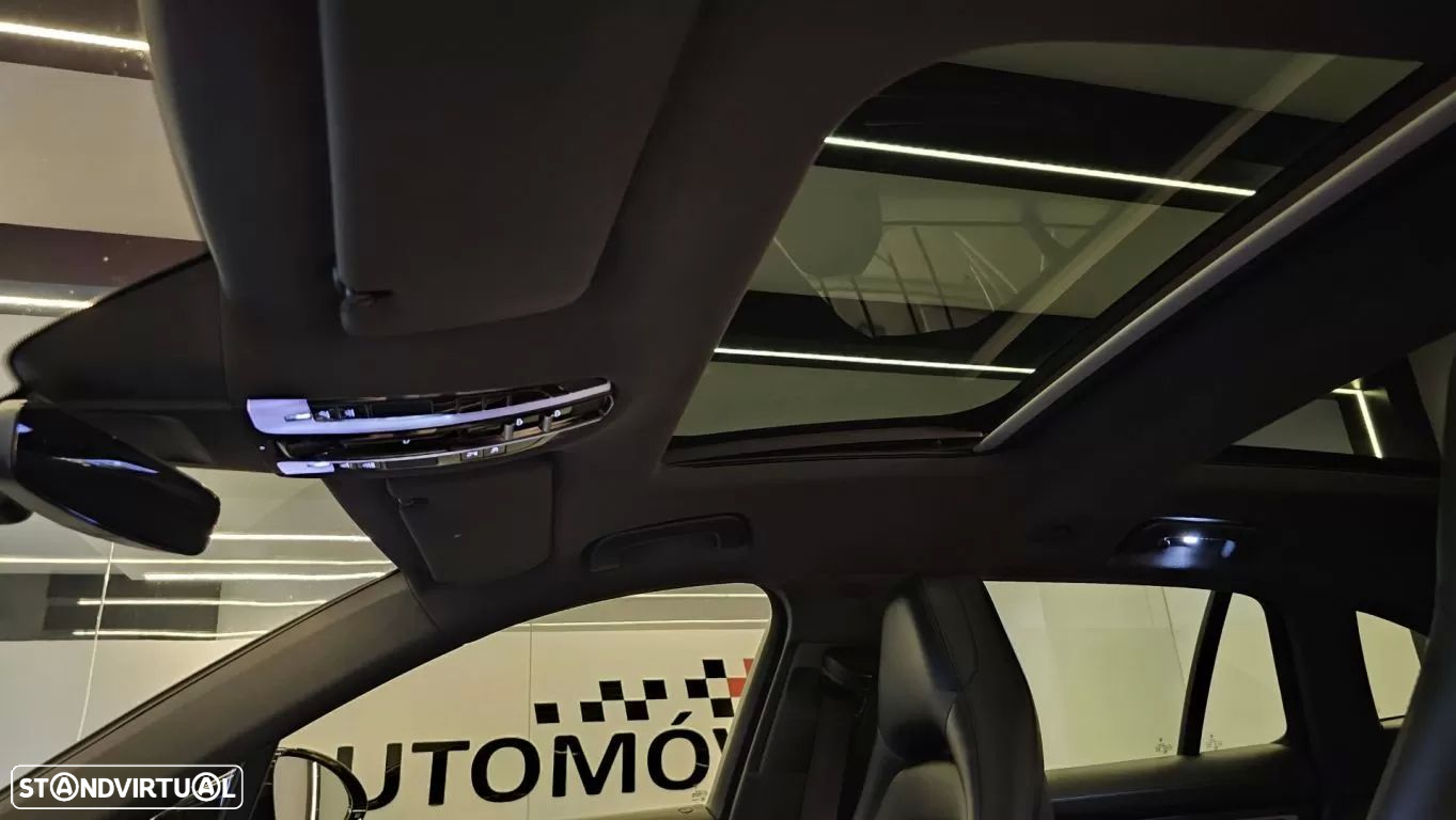 Porsche Panamera Sport Turismo 4 E-Hybrid 10 Years Edition - 36