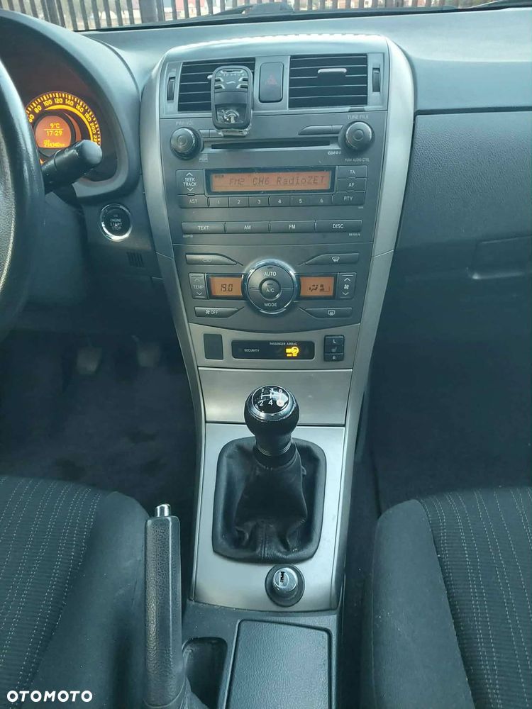 Toyota Corolla 1.6 VVT-i Prestige - 13