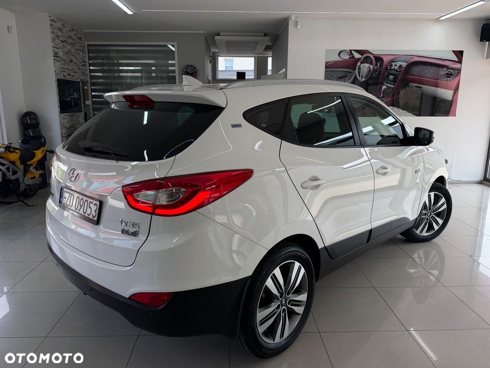 Hyundai ix35 1.7 CRDi 2WD blue Finale Gold - 2