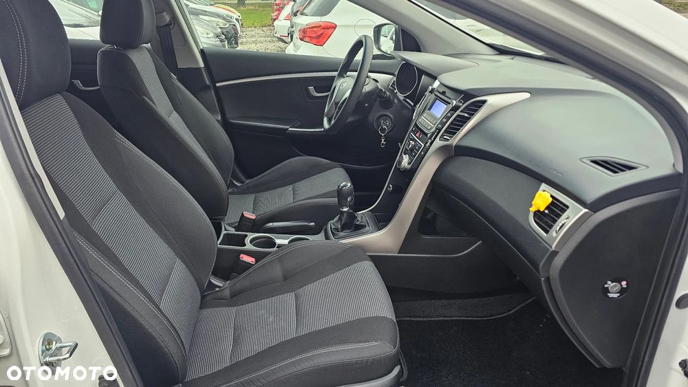 Hyundai i30 1.6 CRDi Comfort - 12