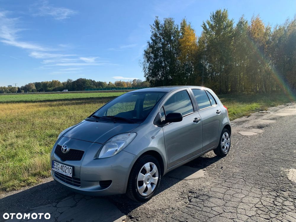 Toyota Yaris 1.0 Luna - 2
