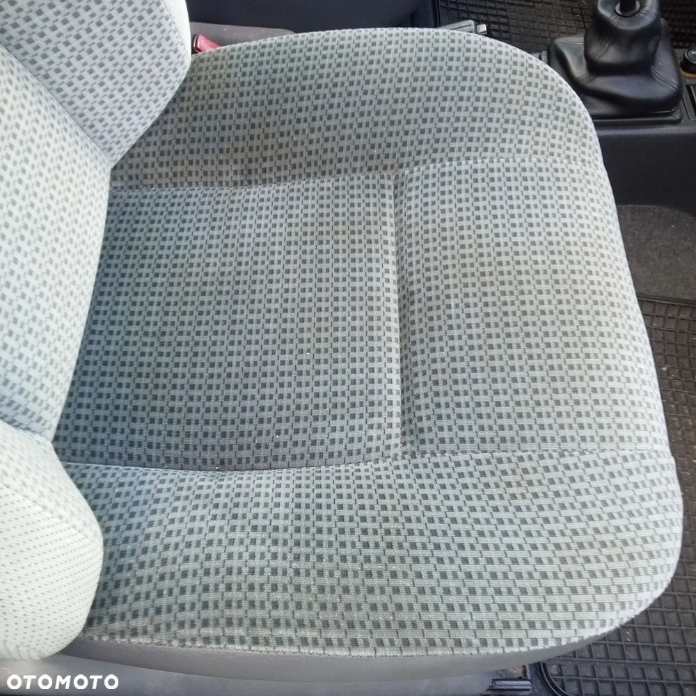 Renault Clio - 12