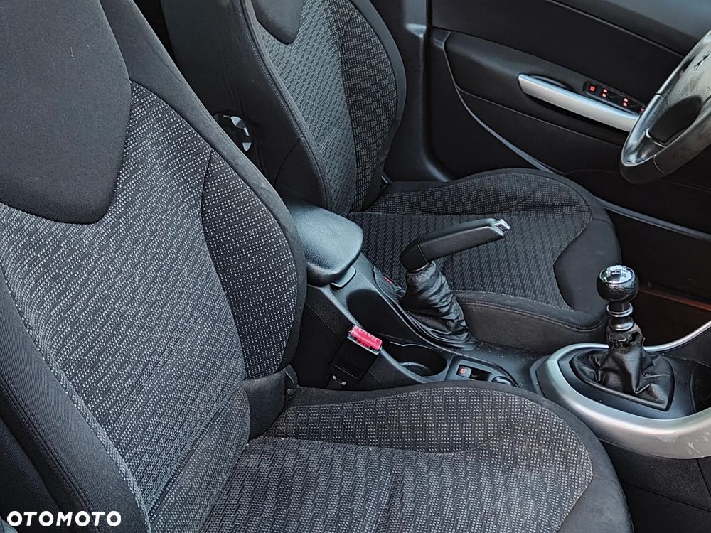 Peugeot 308 HDi FAP 140 Platinum - 7