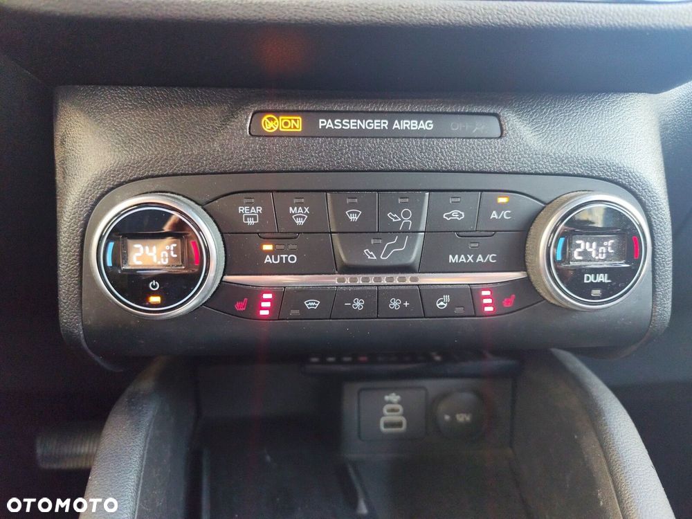 Ford Kuga - 25