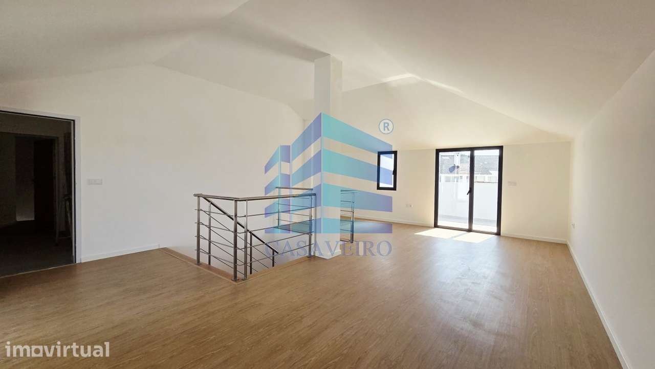 Apartamento T2 Duplex com terraço  centro de Esgueira - Grande imagem: 3/33