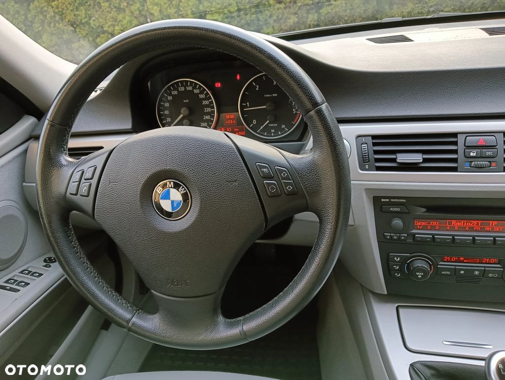 BMW Seria 3 - 17