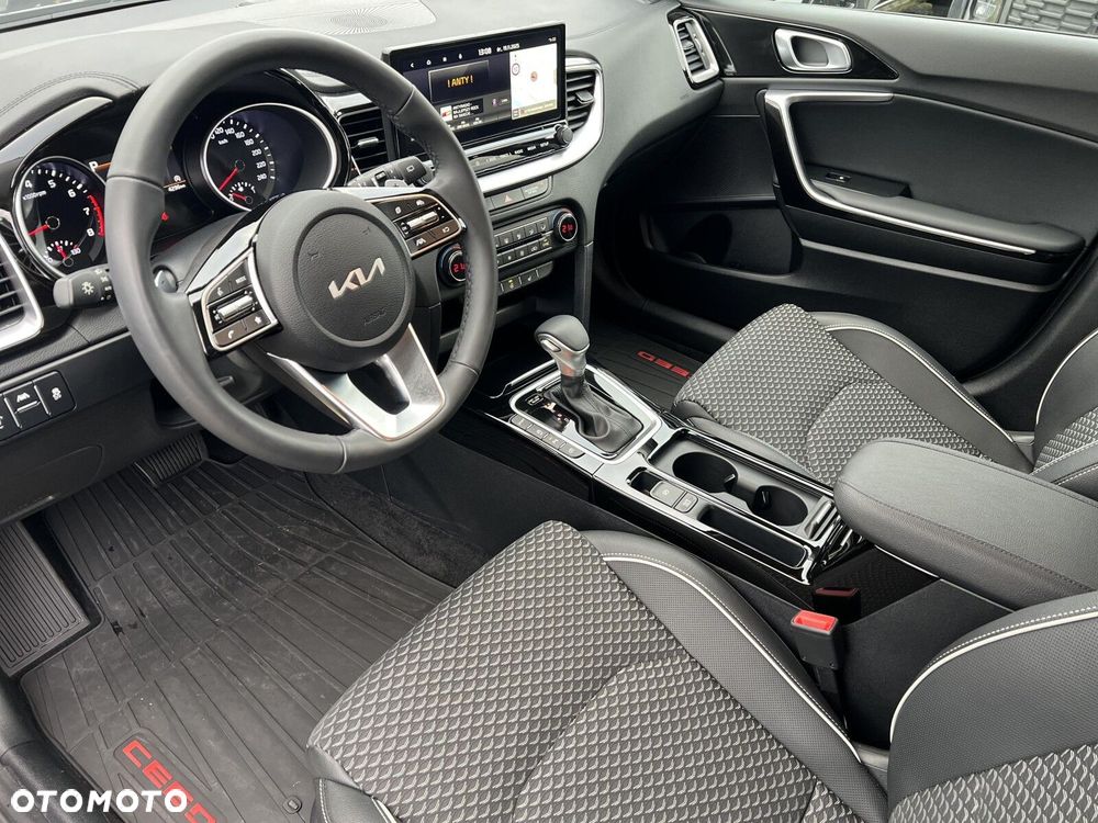 Kia Ceed - 22
