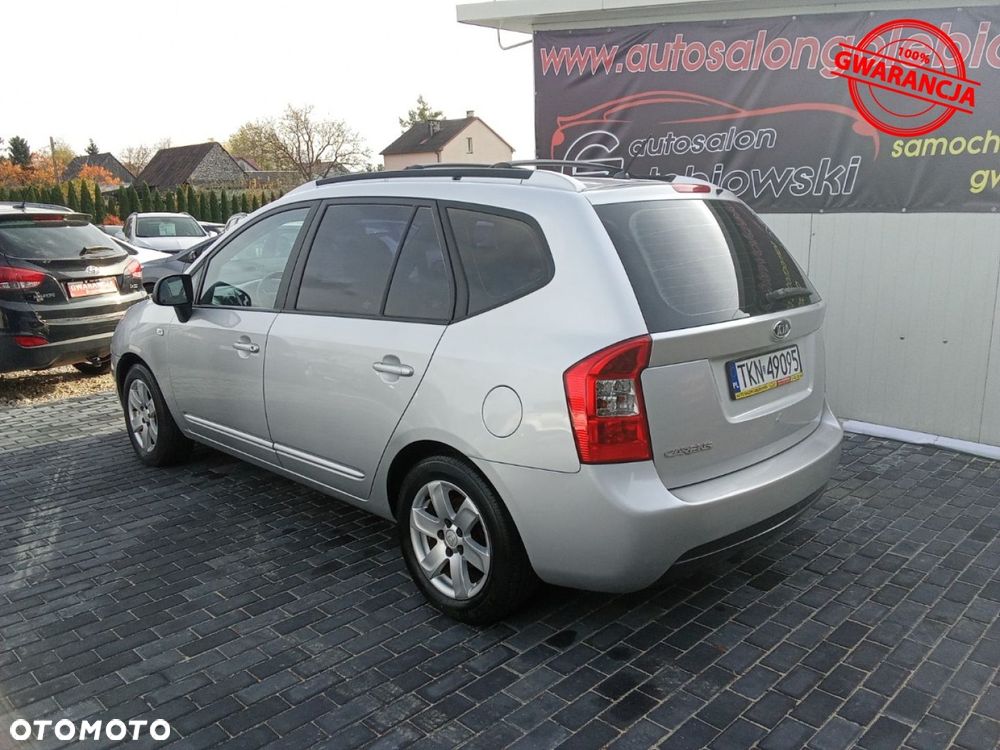Kia Carens - 12