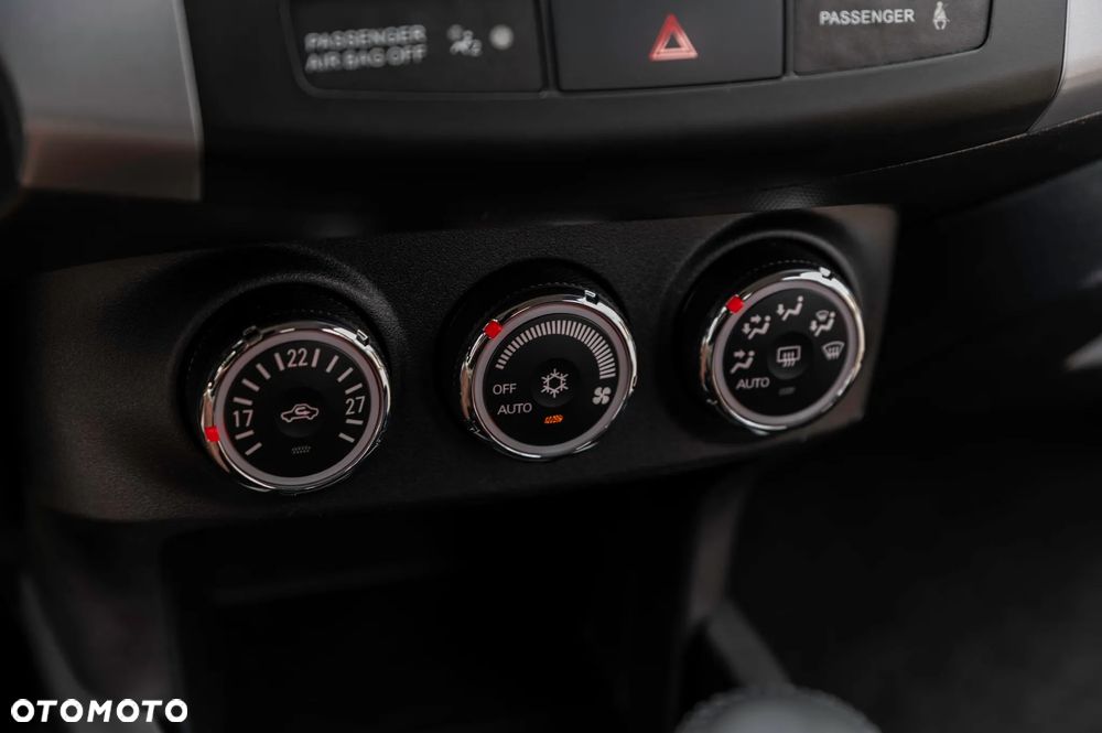 Mitsubishi Outlander - 36