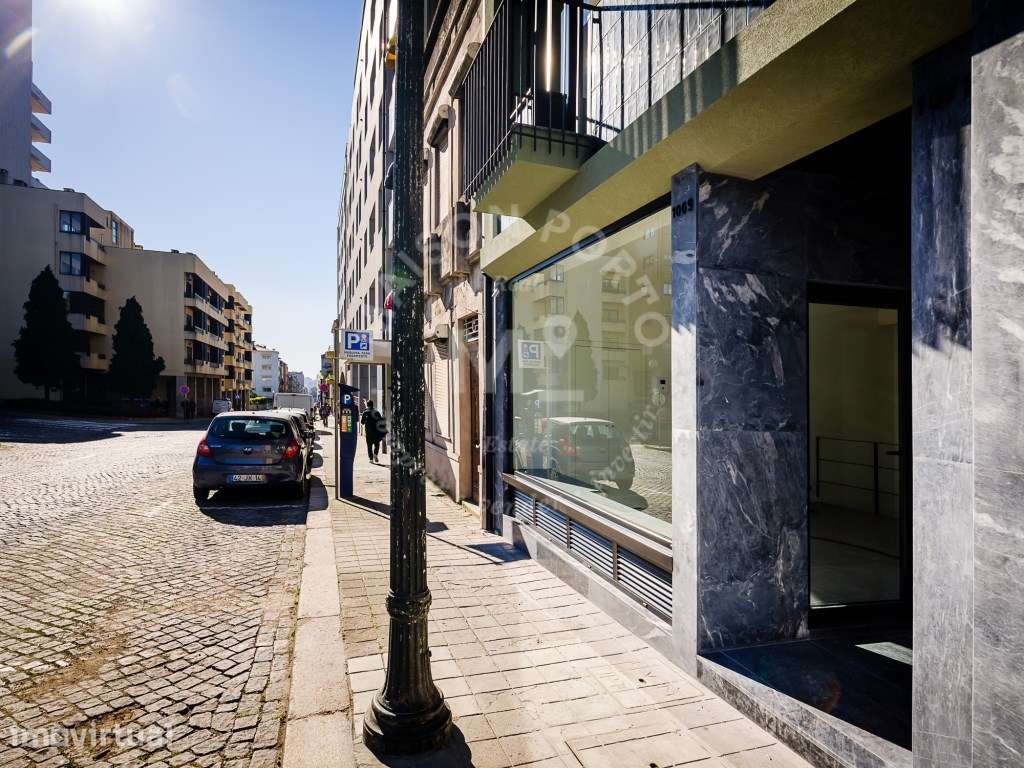 Loja em Rés-do-Chão inserida em Prédio Novo em Santos Pousada, Porto - Grande imagem: 2/9