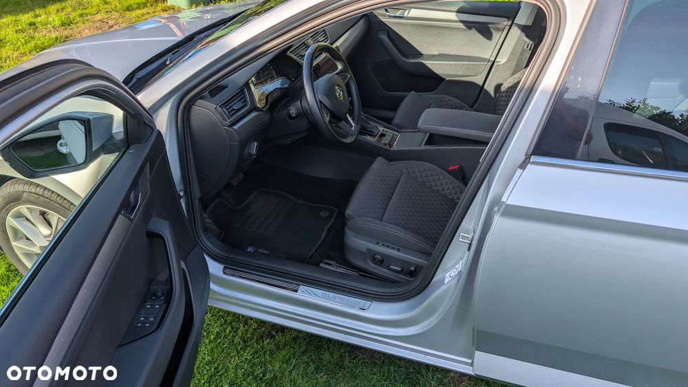 Skoda Superb 2.0 TDI SCR Style DSG - 8