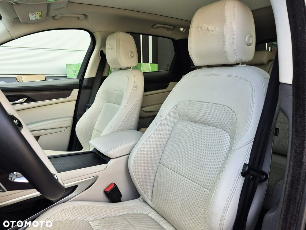 Jaguar F-Pace - 22