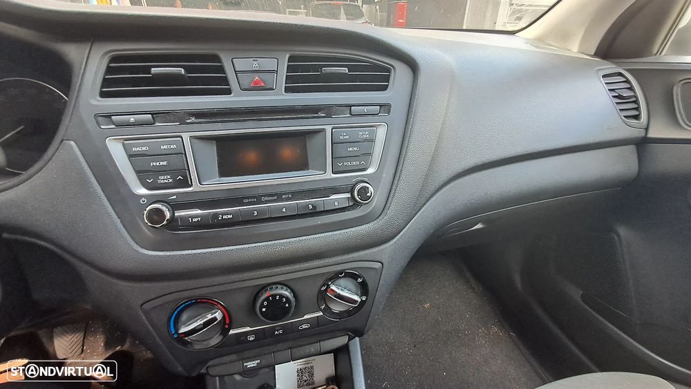 Hyundai i20 1.1 CRDi Blue Classic - 6