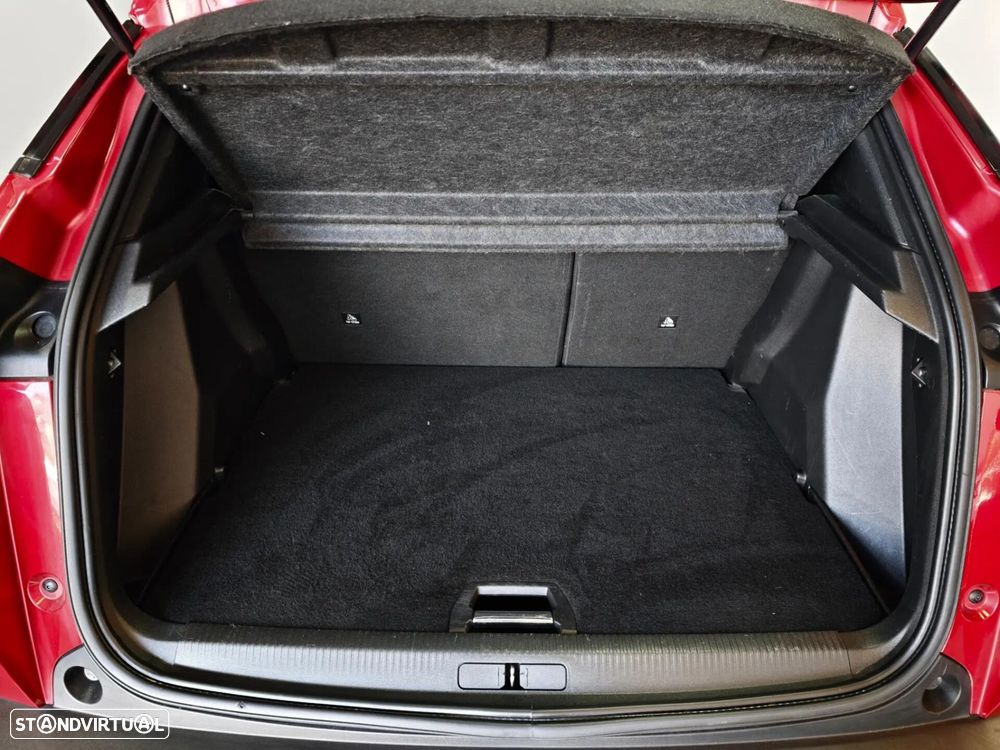 Peugeot e-2008 Allure - 34