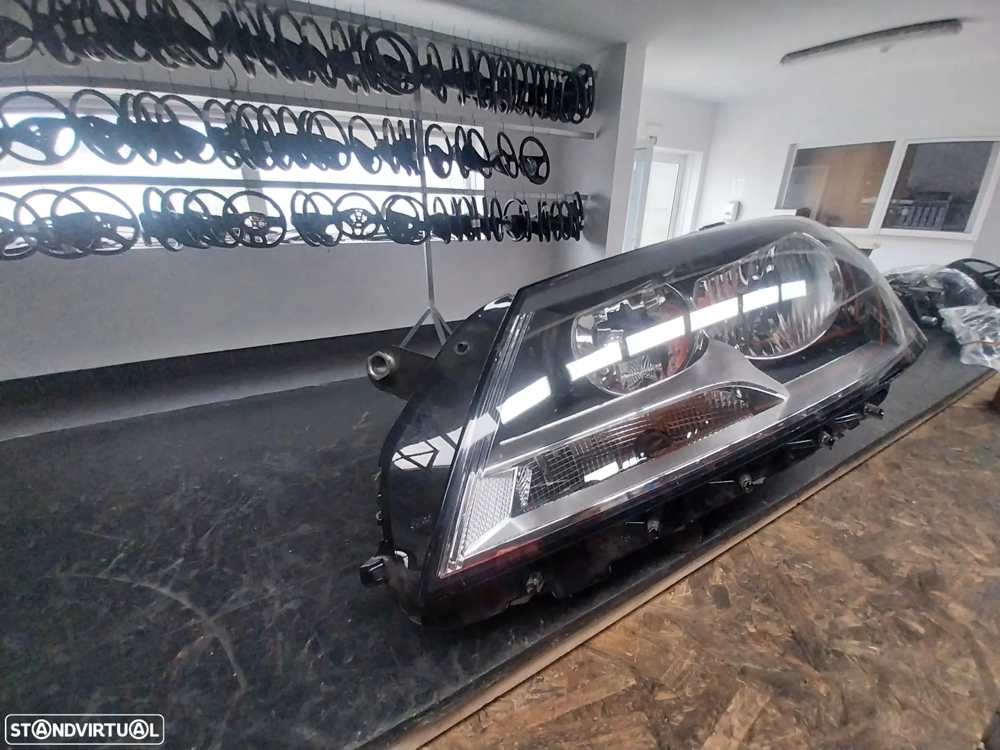 Farol esquerda VW Passat B7 Ref: 3AB941005 - 3