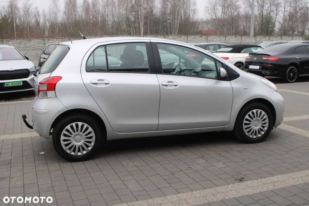 Toyota Yaris - 11