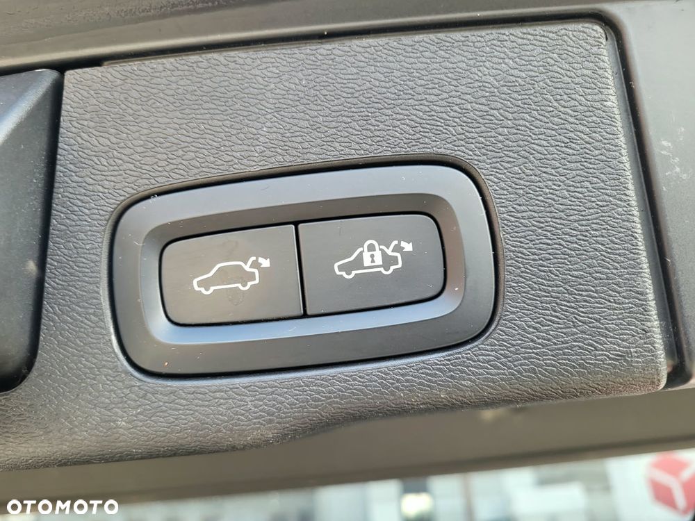 Volvo XC 60 T8 Plug-In Hybrid AWD Polestar Engineered - 17