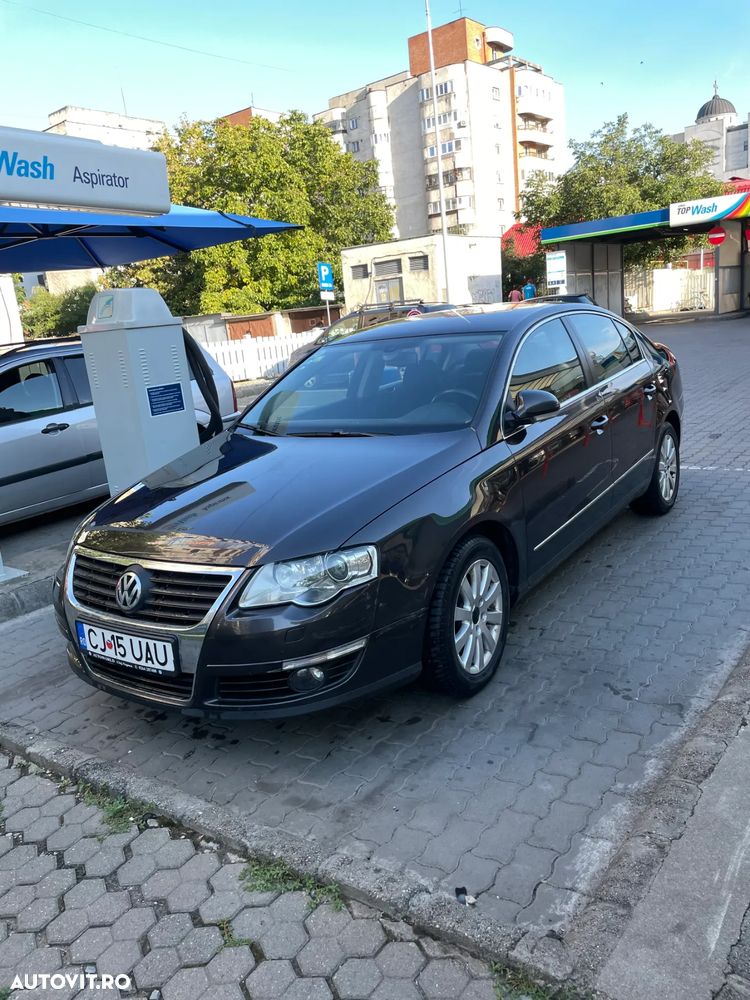 Volkswagen Passat - 1