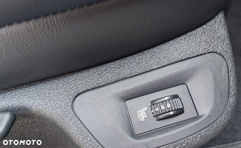 Peugeot 407 HDi 140 JBL - 35
