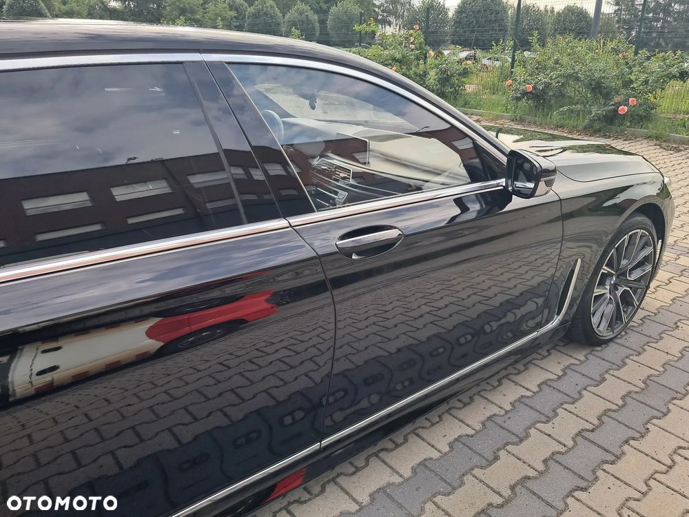 BMW Seria 7 750Li xDrive - 9