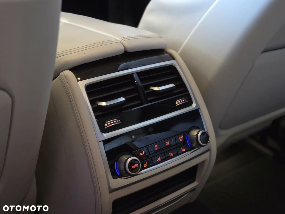 BMW Seria 7 730d xDrive mHEV sport - 15