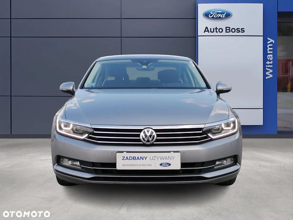Volkswagen Passat 2.0 TDI SCR Comfortline - 8