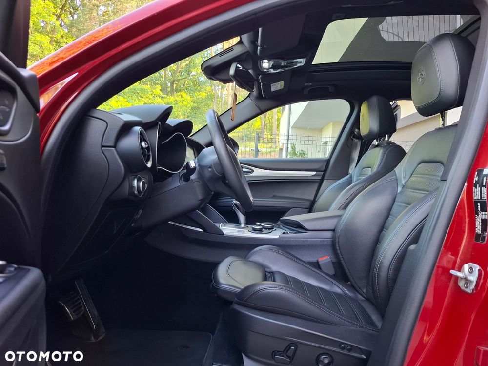 Alfa Romeo Stelvio 2.0 Turbo B-Tech Edition Q4 - 14