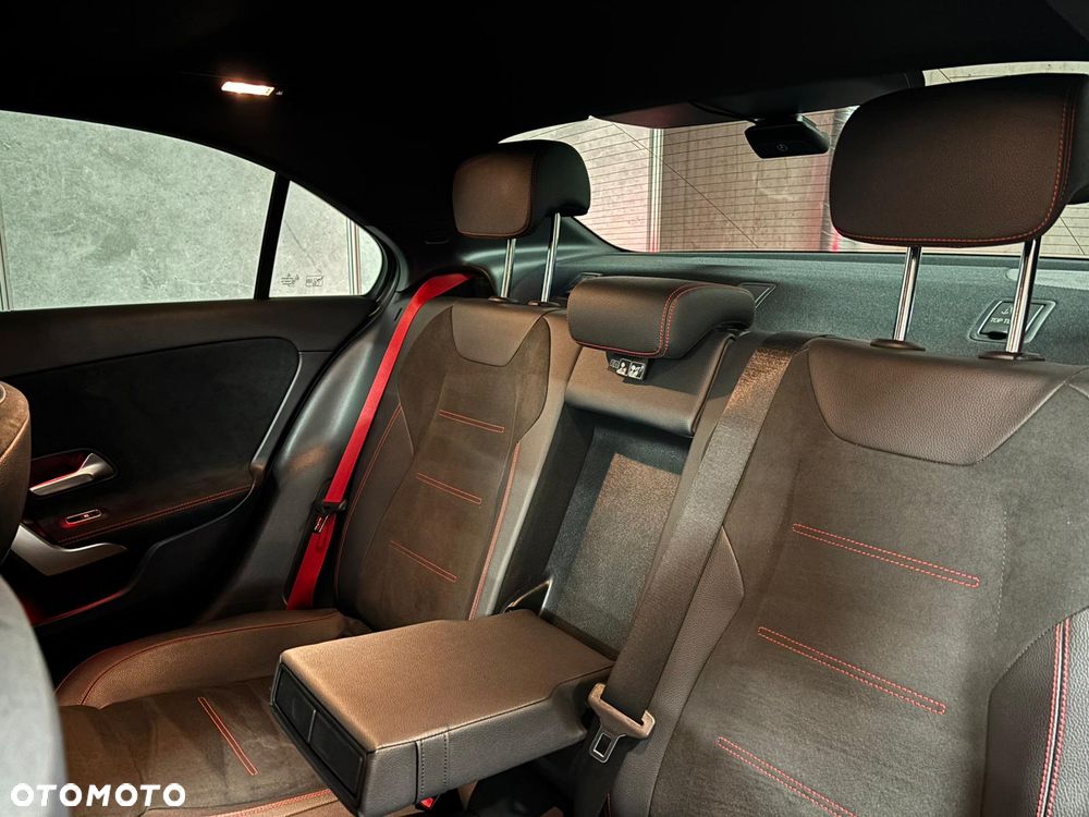 Mercedes-Benz Klasa A 35 AMG 4-Matic 7G-DCT - 19
