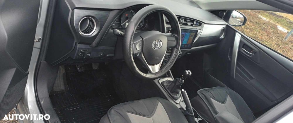 Toyota Auris - 7