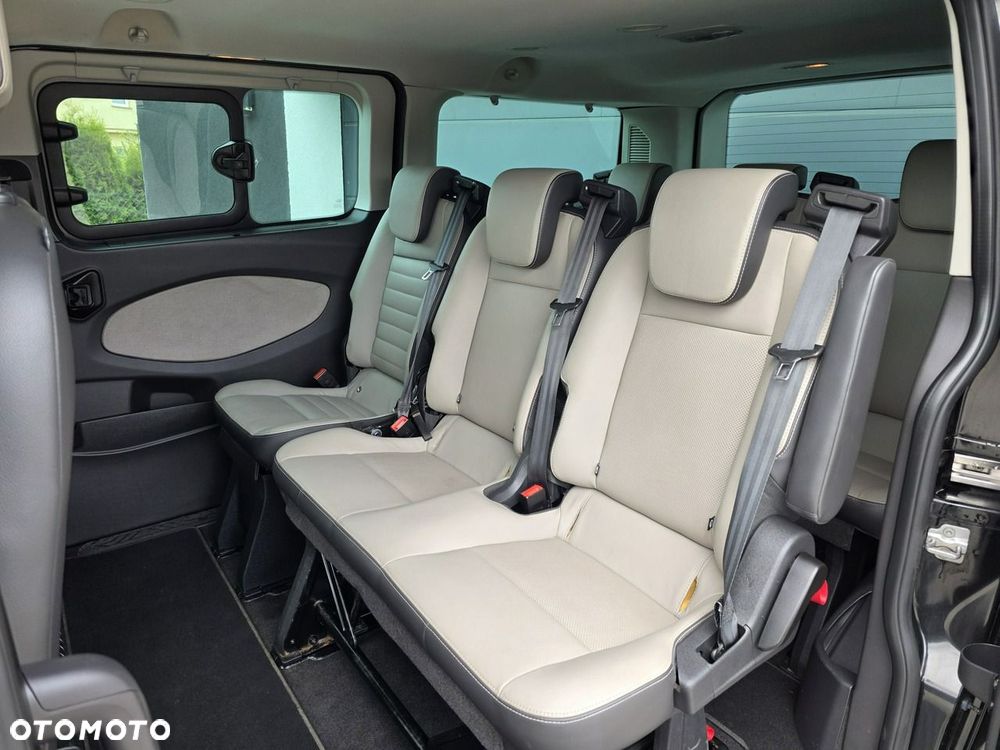 Ford Tourneo Custom - 27