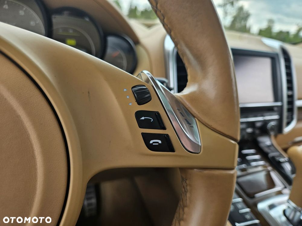 Porsche Cayenne - 38